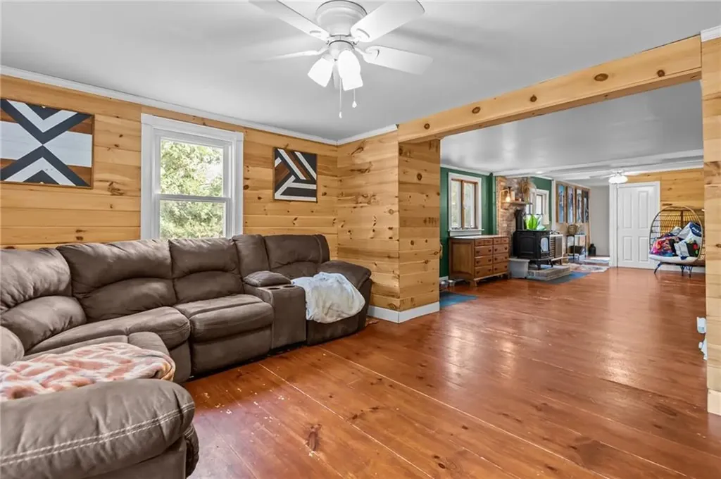 6 North Road Foster RI 02825