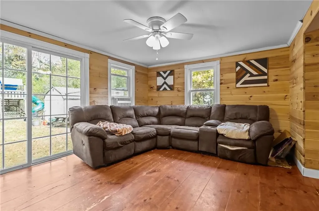 6 North Road Foster RI 02825