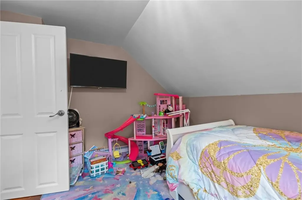 6 North Road Foster RI 02825