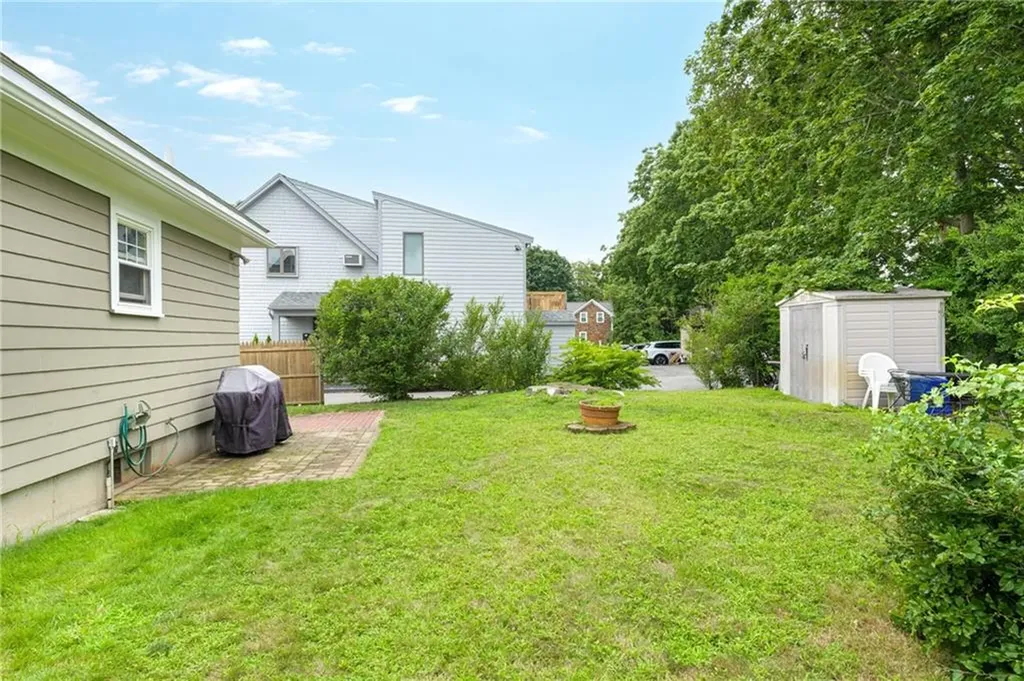 113 Maple Avenue Barrington RI 02806