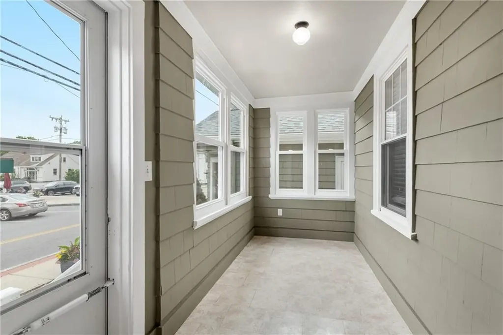 113 Maple Avenue Barrington RI 02806