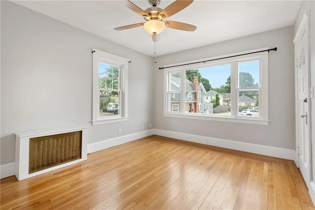 113 Maple Avenue Barrington RI 02806