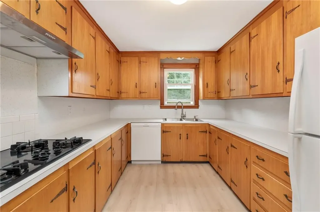 113 Maple Avenue Barrington RI 02806