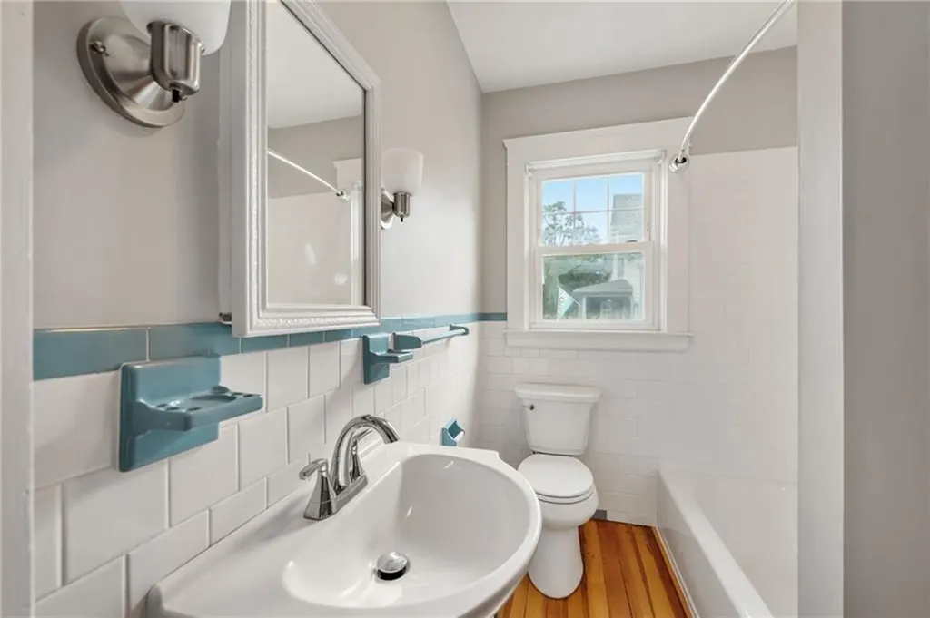 113 Maple Avenue Barrington RI 02806