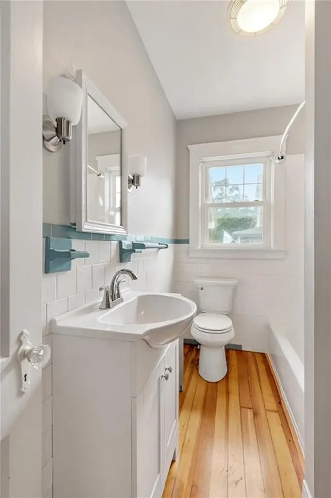 113 Maple Avenue Barrington RI 02806