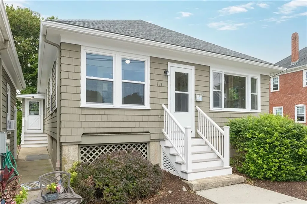113 Maple Avenue Barrington RI 02806