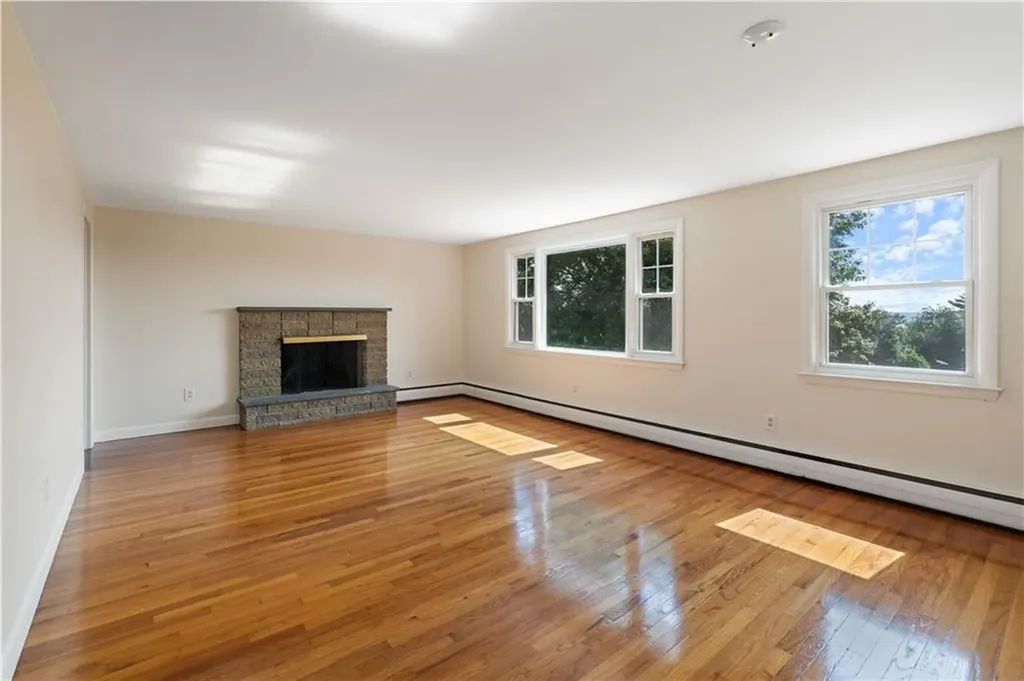 62 Education Lane Portsmouth RI 02871