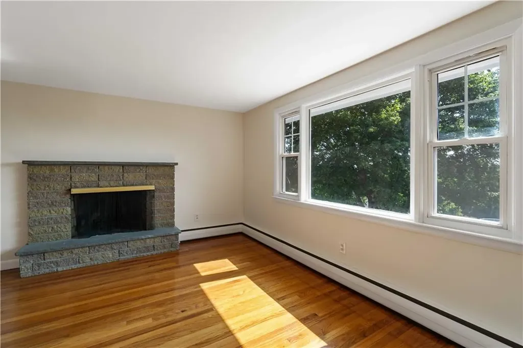 62 Education Lane Portsmouth RI 02871