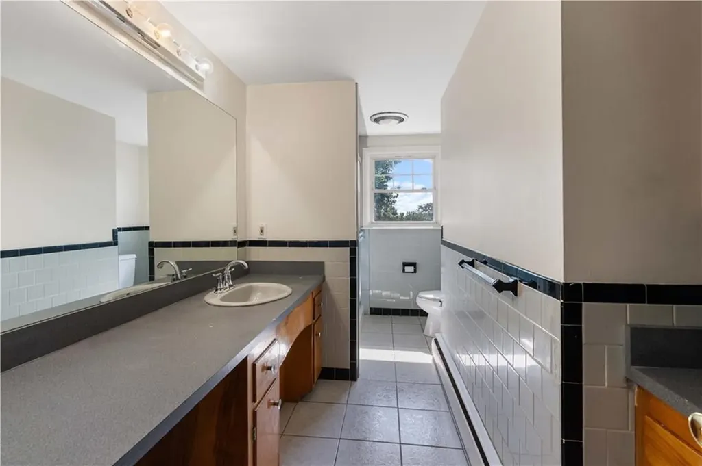 62 Education Lane Portsmouth RI 02871