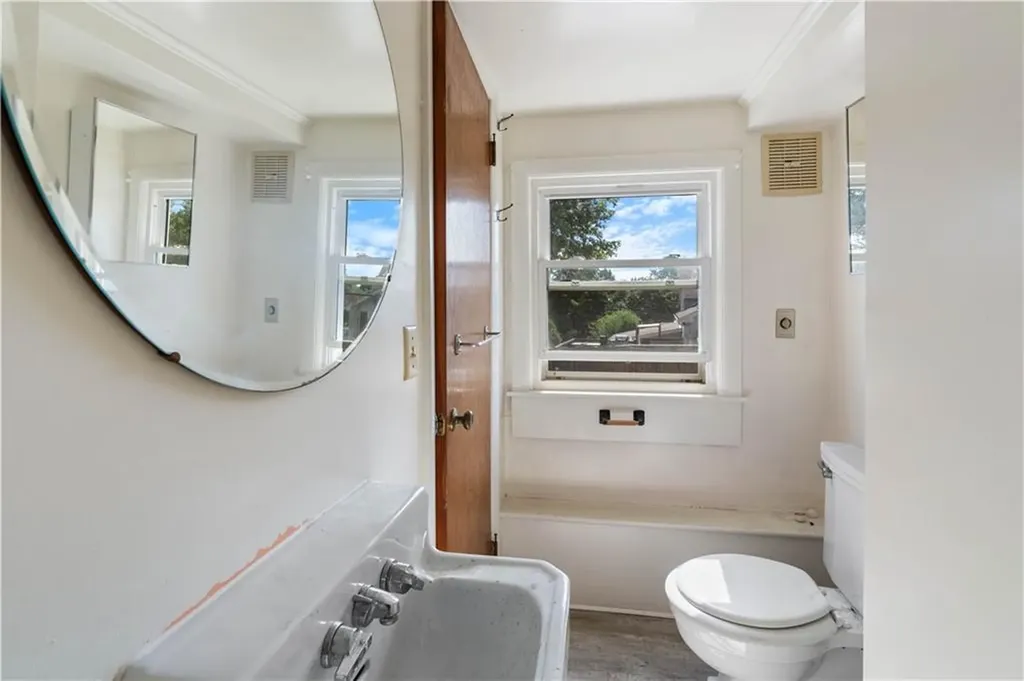 62 Education Lane Portsmouth RI 02871