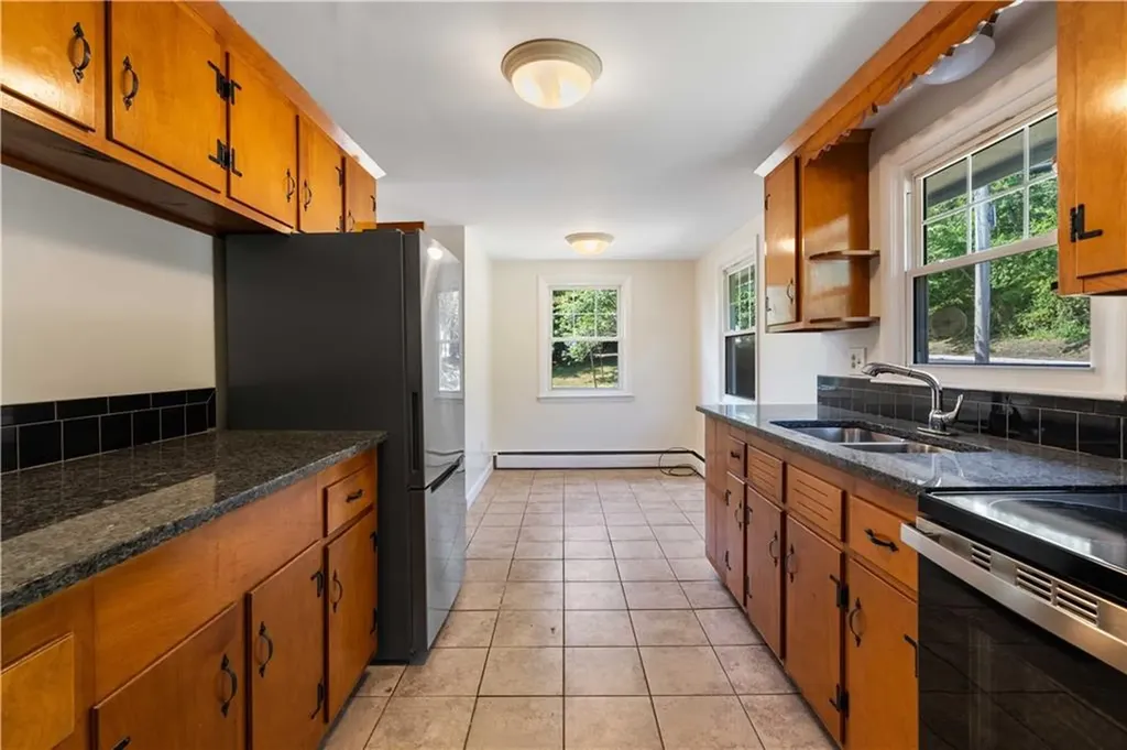 62 Education Lane Portsmouth RI 02871