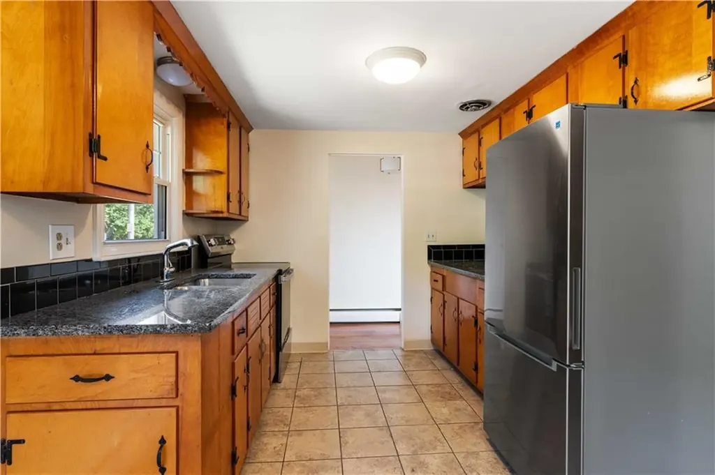 62 Education Lane Portsmouth RI 02871