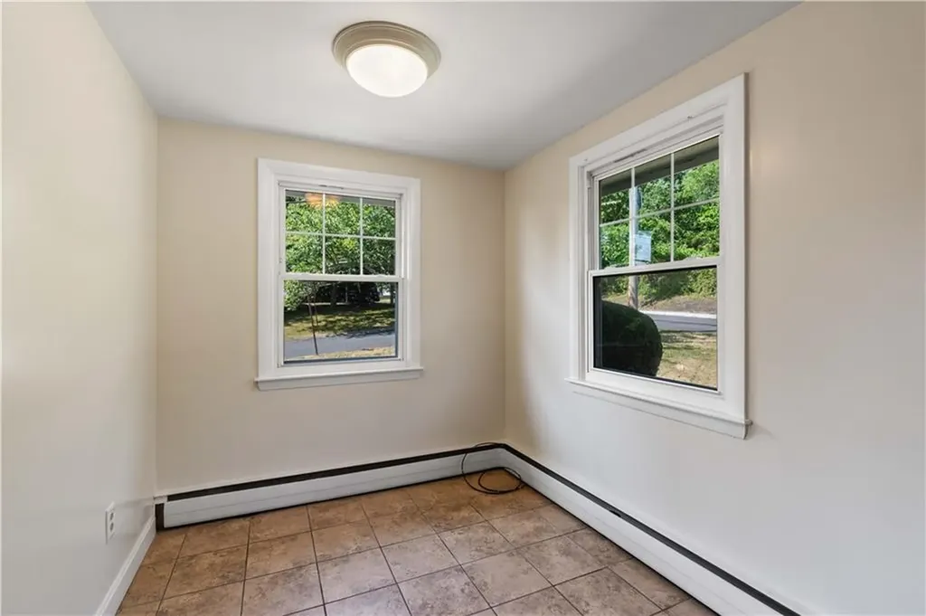 62 Education Lane Portsmouth RI 02871