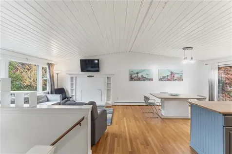 6 Hazelton Road Barrington RI 02806