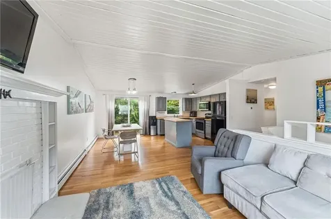 6 Hazelton Road Barrington RI 02806