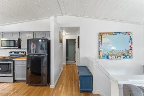 6 Hazelton Road Barrington RI 02806