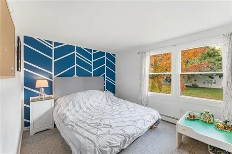 6 Hazelton Road Barrington RI 02806