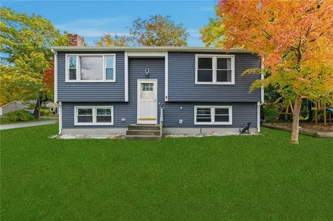 6 Hazelton Road Barrington RI 02806