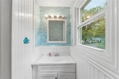 6 Hazelton Road Barrington RI 02806