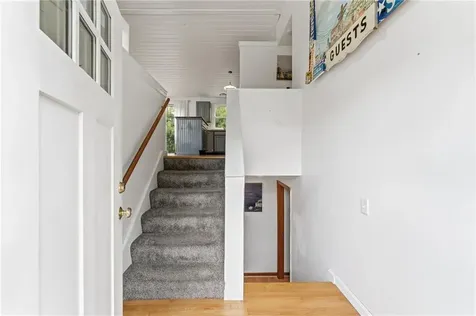 6 Hazelton Road Barrington RI 02806