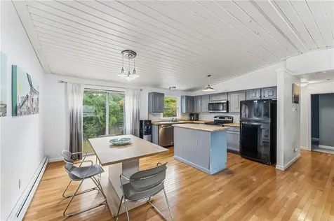 6 Hazelton Road Barrington RI 02806