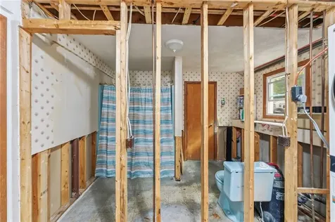 6 Hazelton Road Barrington RI 02806