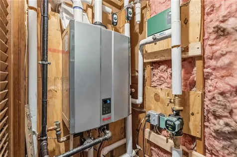 6 Hazelton Road Barrington RI 02806