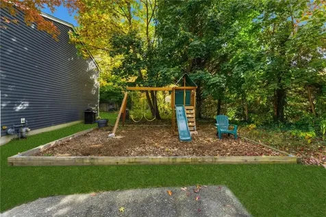 6 Hazelton Road Barrington RI 02806