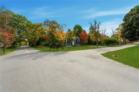 6 Hazelton Road Barrington RI 02806