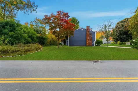 6 Hazelton Road Barrington RI 02806