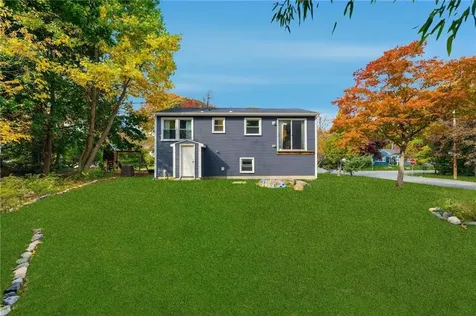 6 Hazelton Road Barrington RI 02806