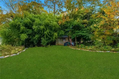 6 Hazelton Road Barrington RI 02806