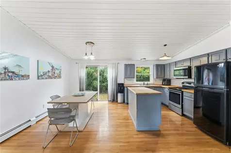 6 Hazelton Road Barrington RI 02806