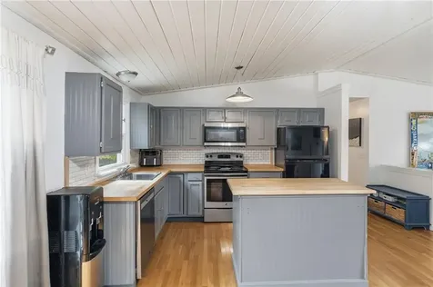 6 Hazelton Road Barrington RI 02806