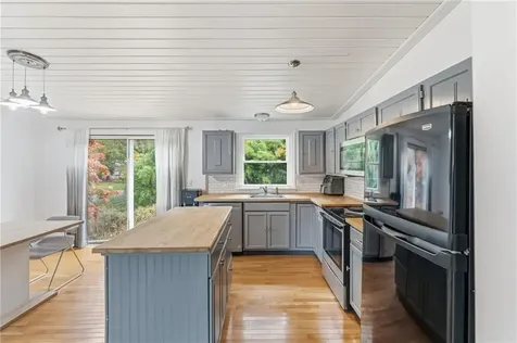 6 Hazelton Road Barrington RI 02806