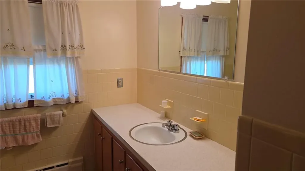 4 Pearl Street Coventry RI 02816