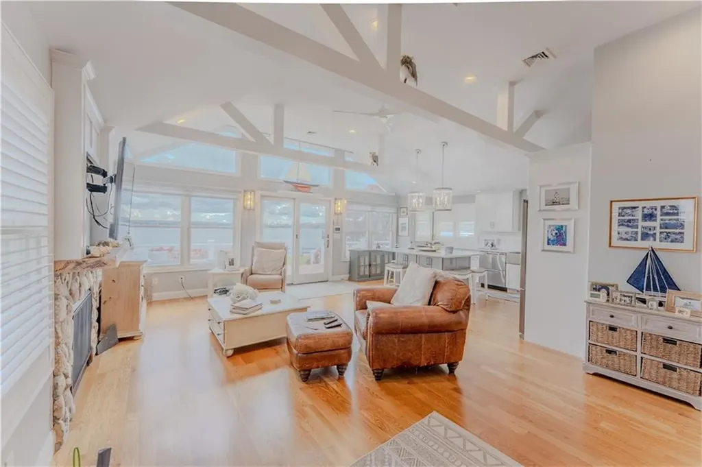 45 Juniper Avenue Warwick RI 02886