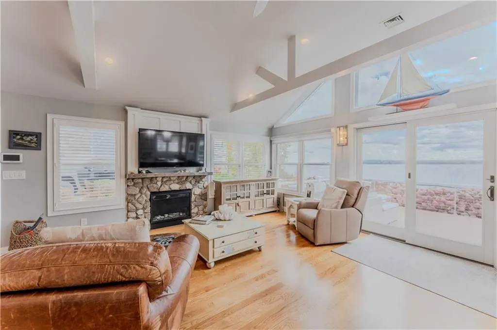 45 Juniper Avenue Warwick RI 02886