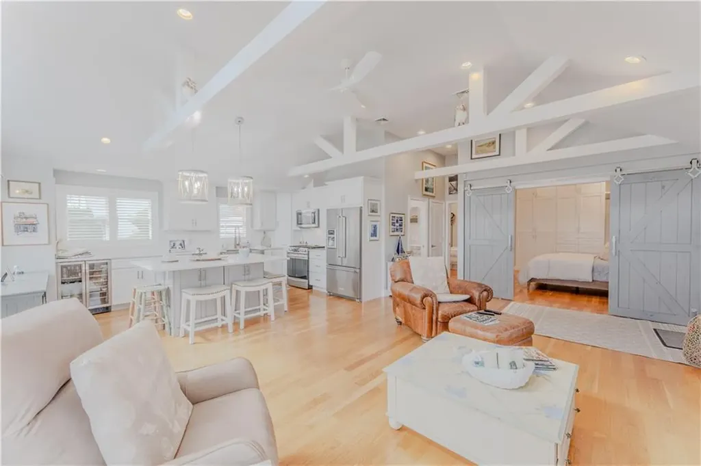 45 Juniper Avenue Warwick RI 02886