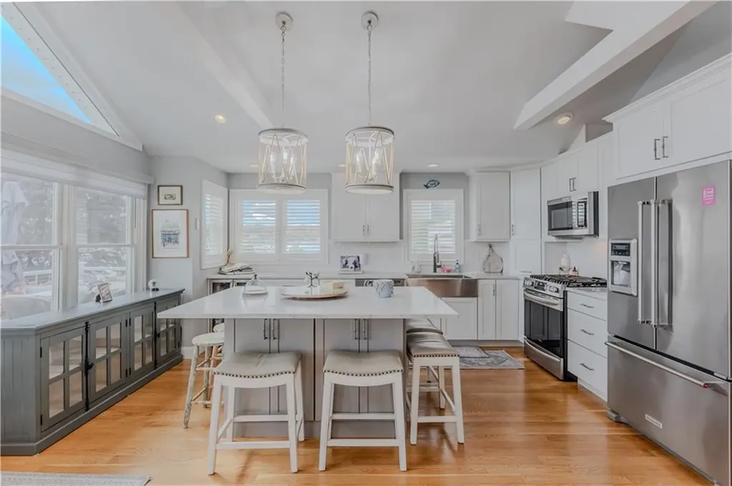 45 Juniper Avenue Warwick RI 02886