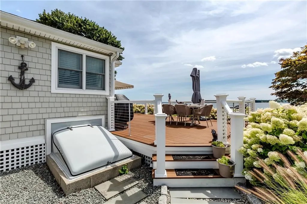 45 Juniper Avenue Warwick RI 02886