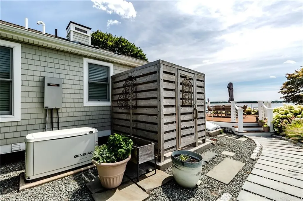 45 Juniper Avenue Warwick RI 02886