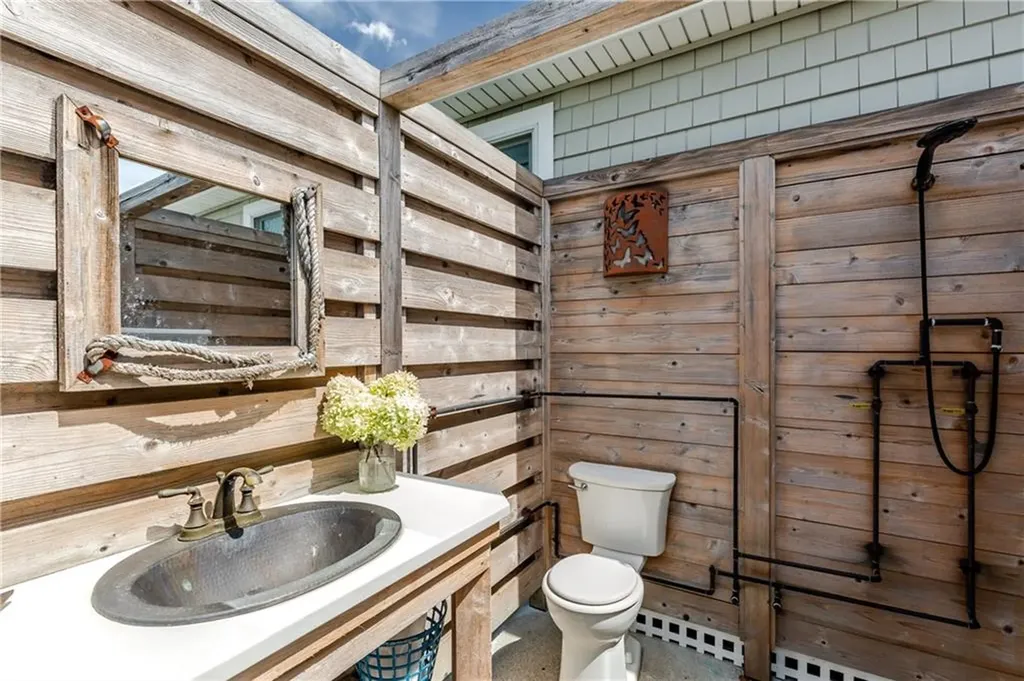 45 Juniper Avenue Warwick RI 02886