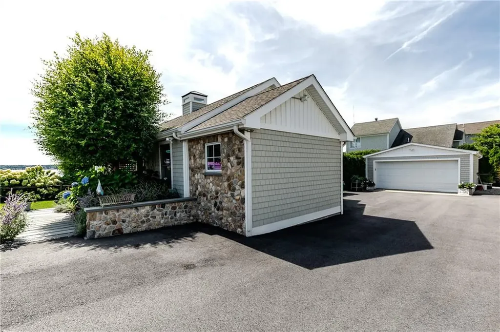 45 Juniper Avenue Warwick RI 02886