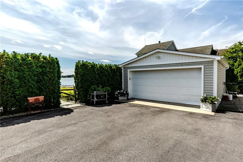 45 Juniper Avenue Warwick RI 02886