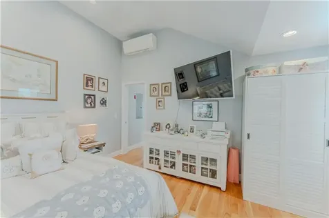 45 Juniper Avenue Warwick RI 02886