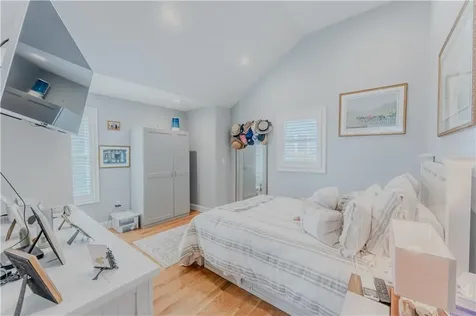 45 Juniper Avenue Warwick RI 02886