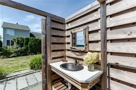 45 Juniper Avenue Warwick RI 02886