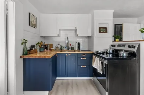 30 Catherine Street Bristol RI 02809