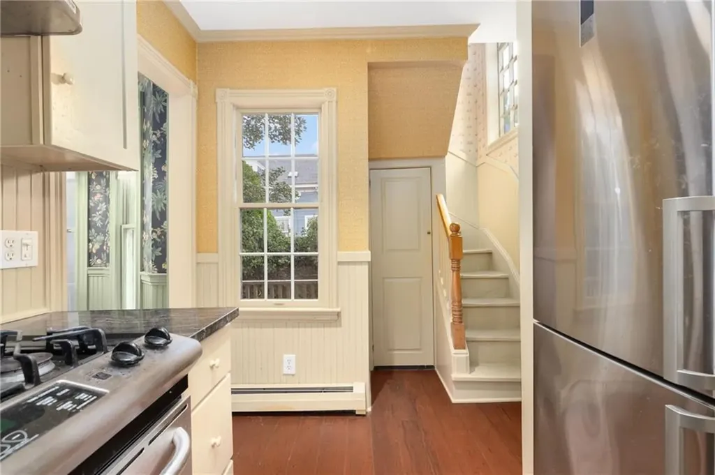 6 Cozzens Court Newport RI 02840